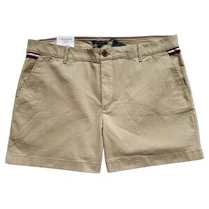 Tommy Hilfiger Women's 5" Classic Short Size: 16
